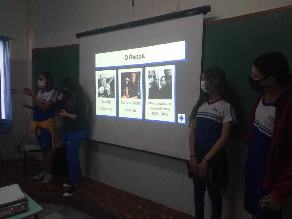 Atividade Professor Aristeu e Feira de troca de Livros Professora Herika