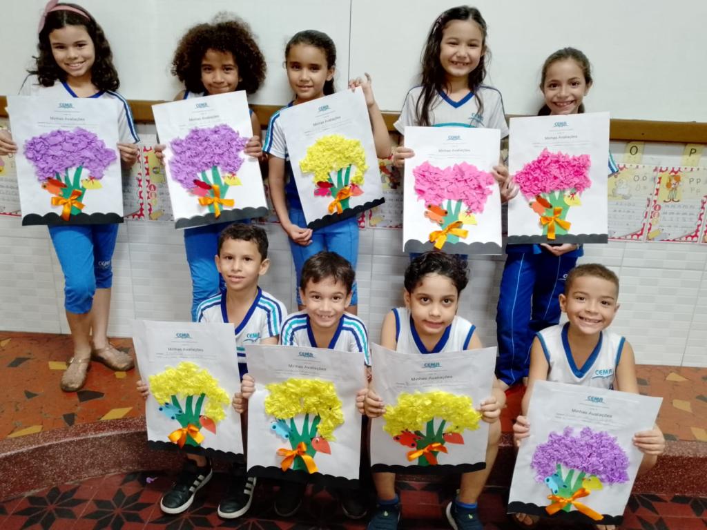 Primavera florida: 2º Ano - Ipês encanta com envelopes de prova artesanais