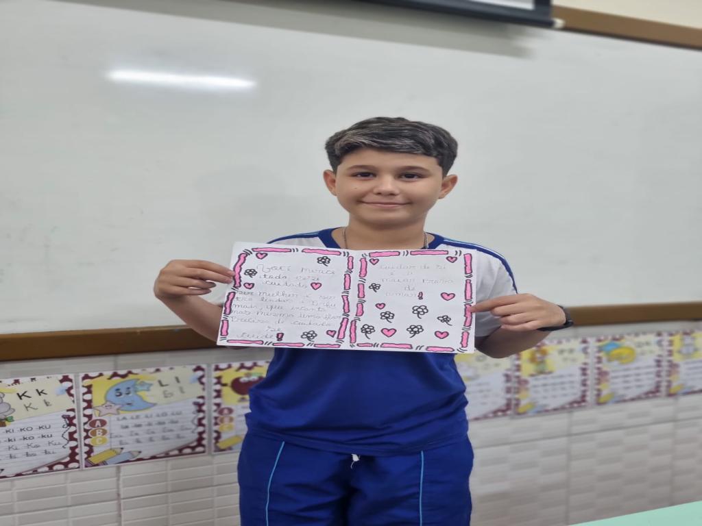 Atividade dos alunos do 6° ano Sobre Outubro Rosa