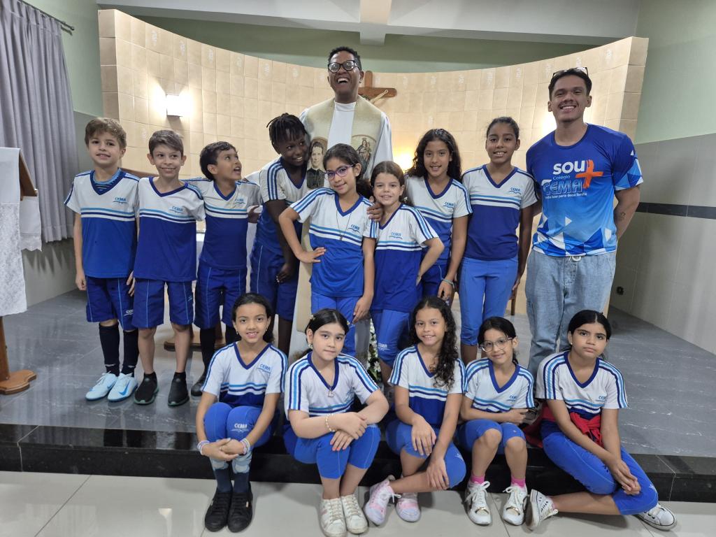 Fé, Alegria e União: Colégio CEMA Celebra a Missa das Crianças