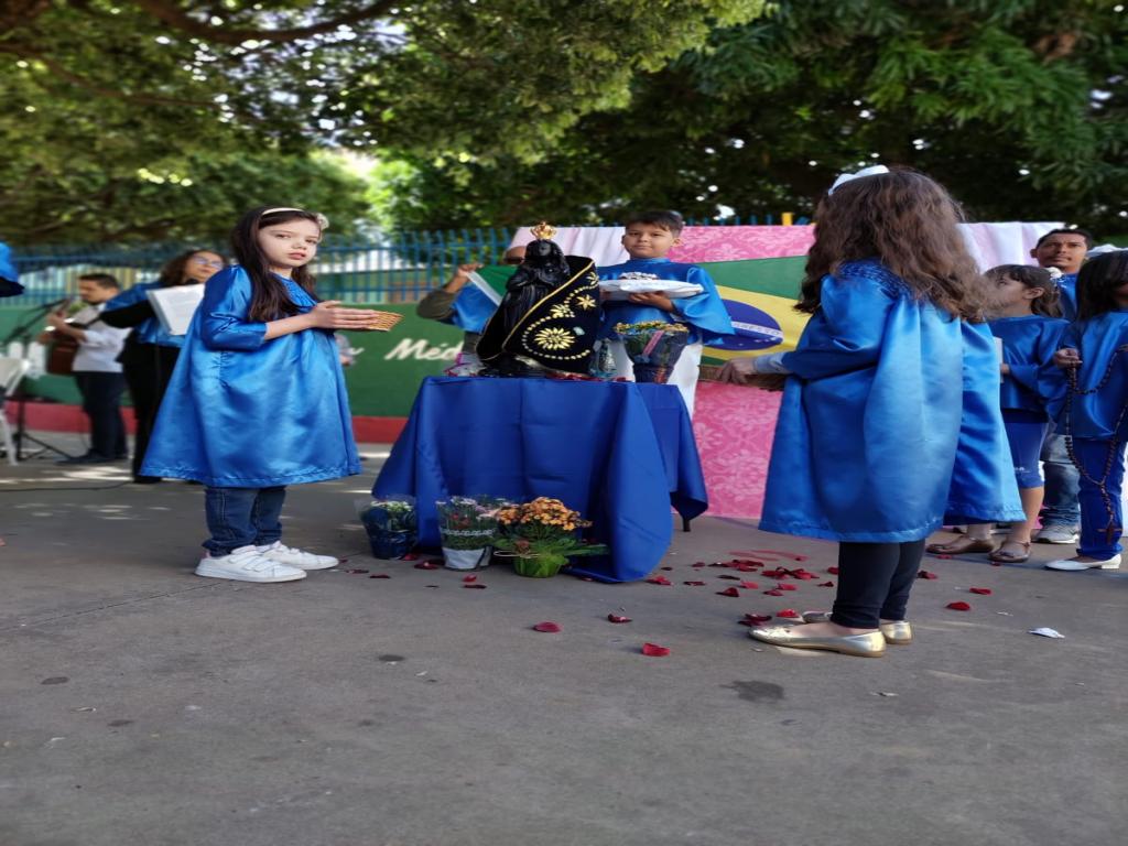 Coroação Nossa Senhora - 3° ano do ensino fundamental - Professora Eliney