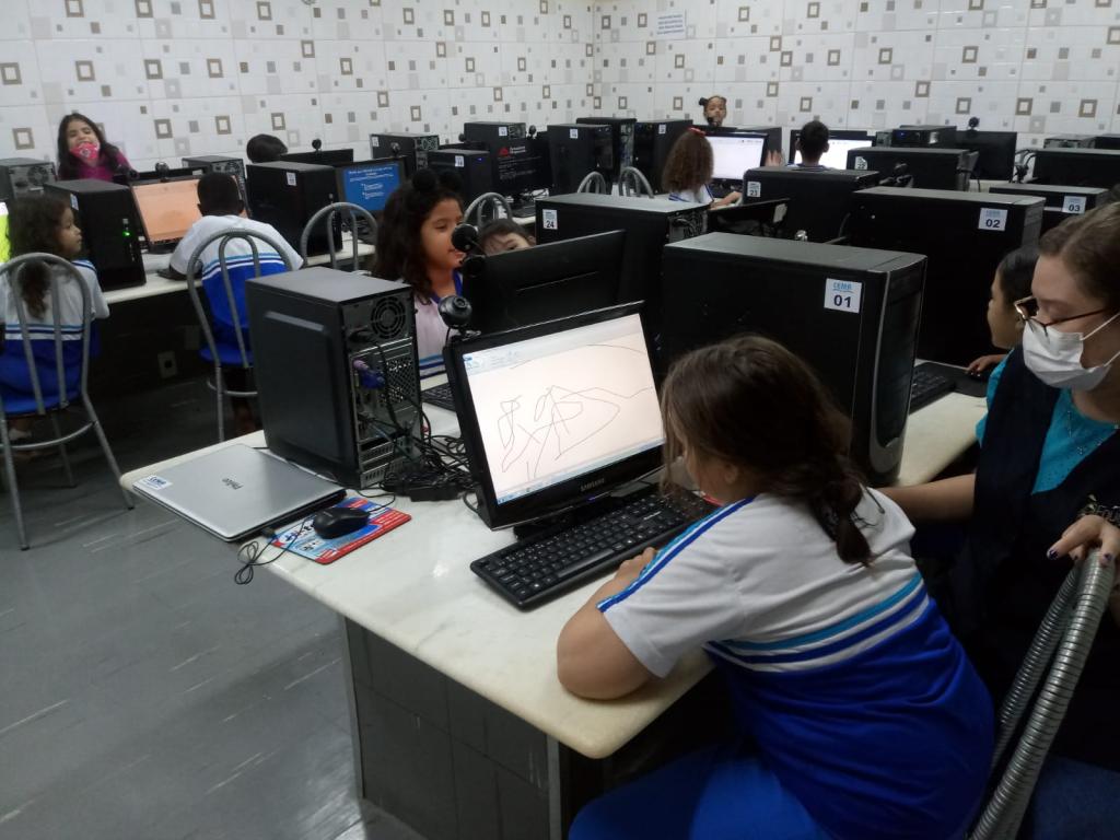 Dia de Aula no Laboratório - 3° Ano fundamental