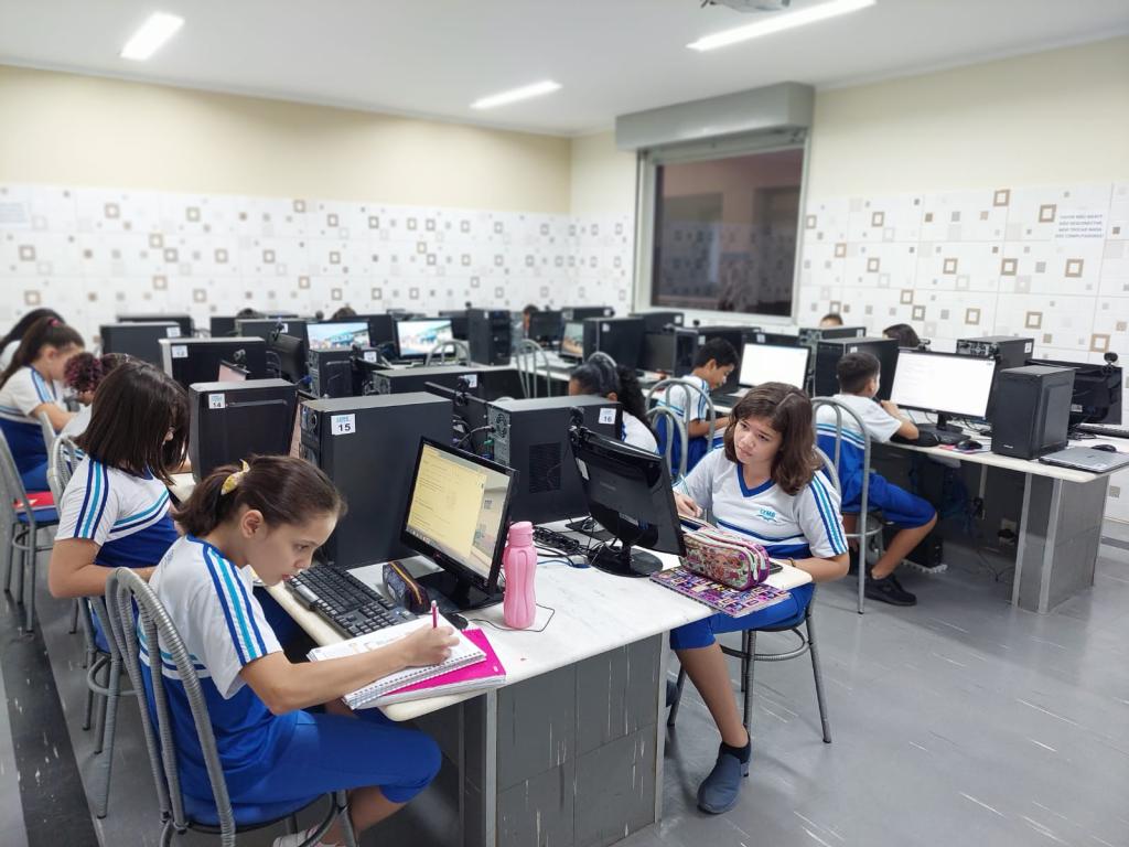 Dia de Aula no Laboratório 