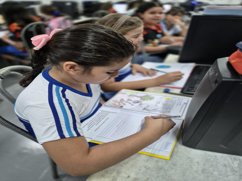 Alunos do 2º ano FUNDAMENTAL do Colégio CEMA investigam o mundo animal em projeto no Laboratório 