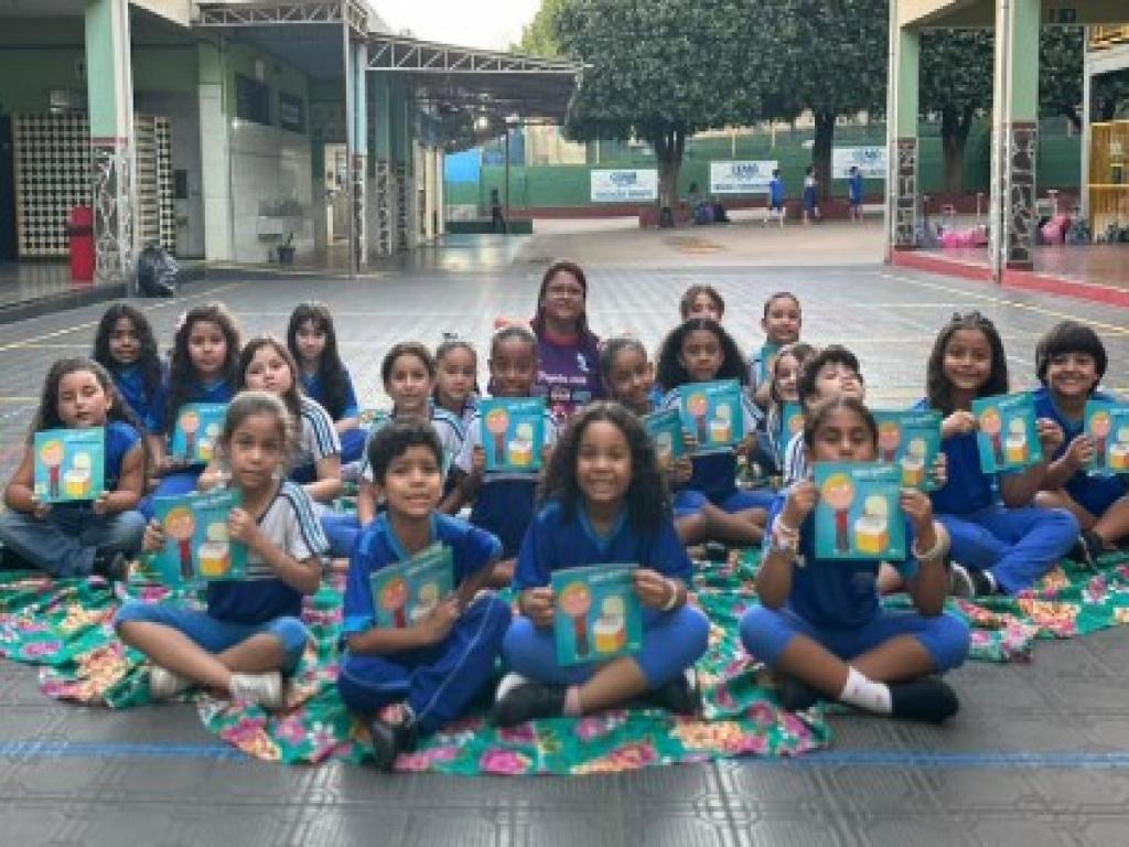 Leitura e Imaginação: Alunos Vivenciam Momentos Especiais com Livro Paradidát
