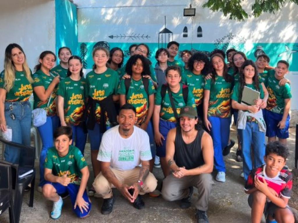 Alunos do Colégio CEMA vivenciam aprendizado e solidariedade em visita à Casa 