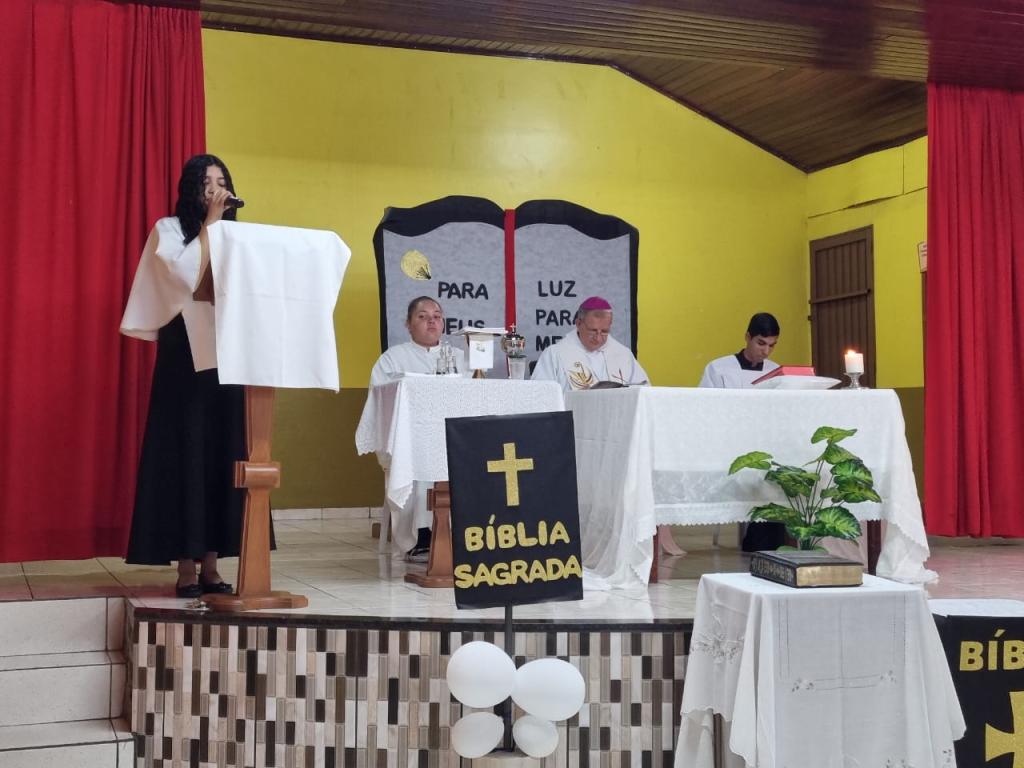 Missa de encerramento das apresentações sobre a Bíblia